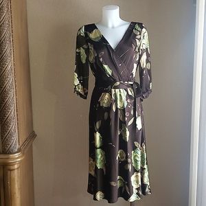 Banana Republic V-Neck Floral Tie Mid Length Dress. Sz 4